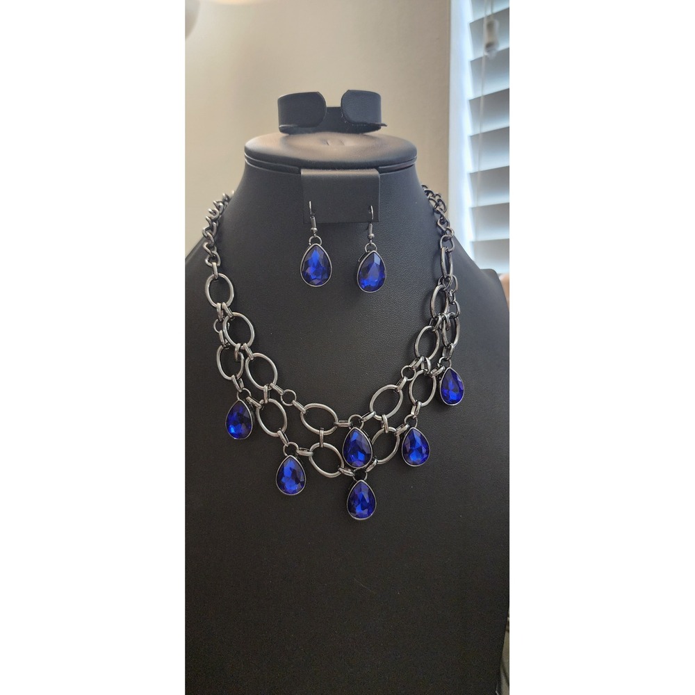 Paparazzi Blue Teardrop Rhinestone Gunmetal Necklace and Earring Set